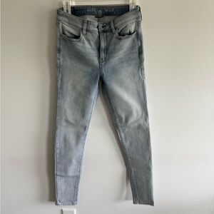 American Eagle Outfitters Women’s Light Wash Skinny Jeans